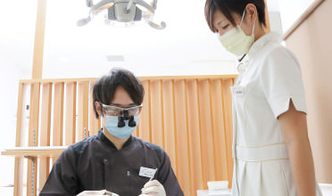 歯科医師のアシスト